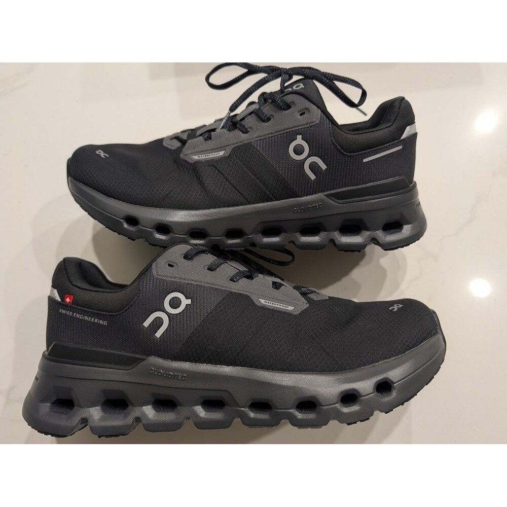 On Cloudrunner 2 Waterproof Magnet Black Mens Size 9.5 New with Box Running Shoe